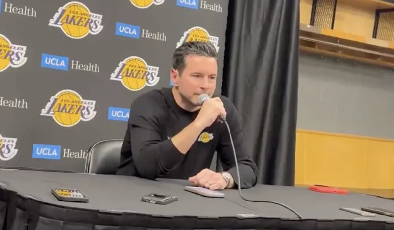 开云体育app官网-雷迪克谈GOAT之争：很难比较不同时代的比赛，詹乔都很伟大