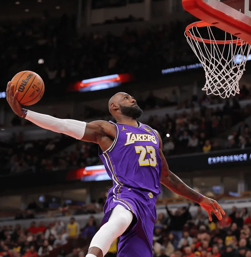 kaiyun·(中国)官方网站-状态不错！詹姆斯上半场砍下20分，创本赛季上半场得分新高