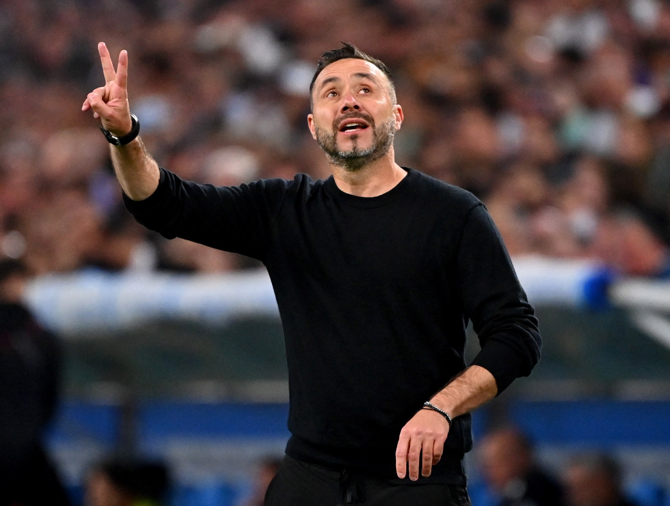 开云体育app-热刺名宿：不太理解给德泽尔比五年合同，他首先要收敛一下脾气